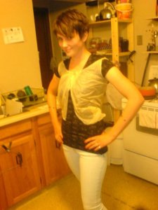 Maybe you can't make a dress out of paper clips, but here some evidence you can make clothes out of grocery bags. Weirdo ♥